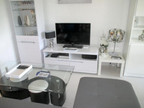 Studio charmant avec vue mer à Antibes - 30m² + balcon.